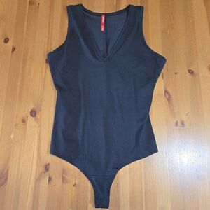 Spanx Suit Yourself V-Neck Black Tank Bodysuit Size Large